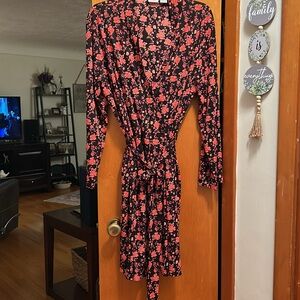 Q.U.E. Floral Short Robe M